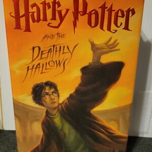 Harry Potter and the Deathly Hallows Book Cover
